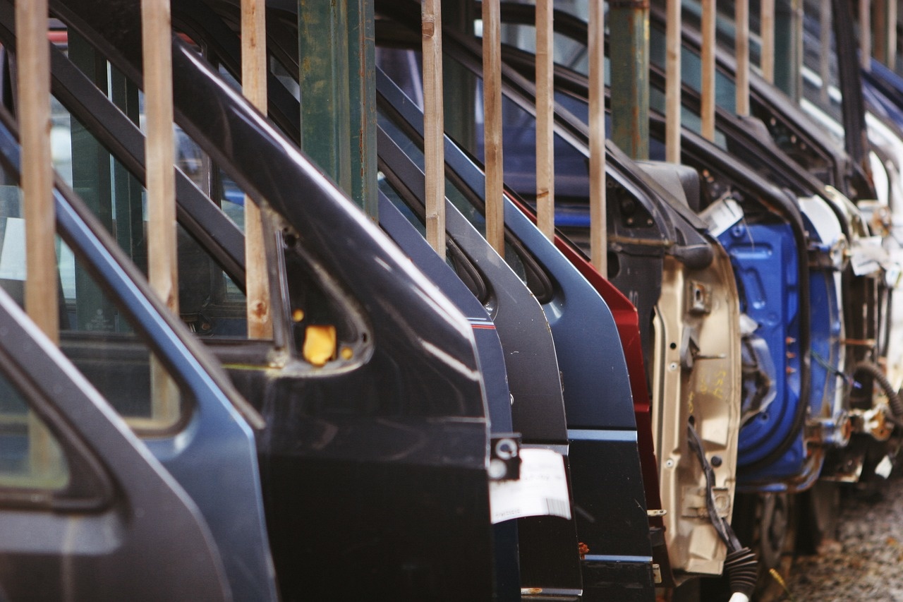 car-doors-gb03f0ce6a_1280.jpg