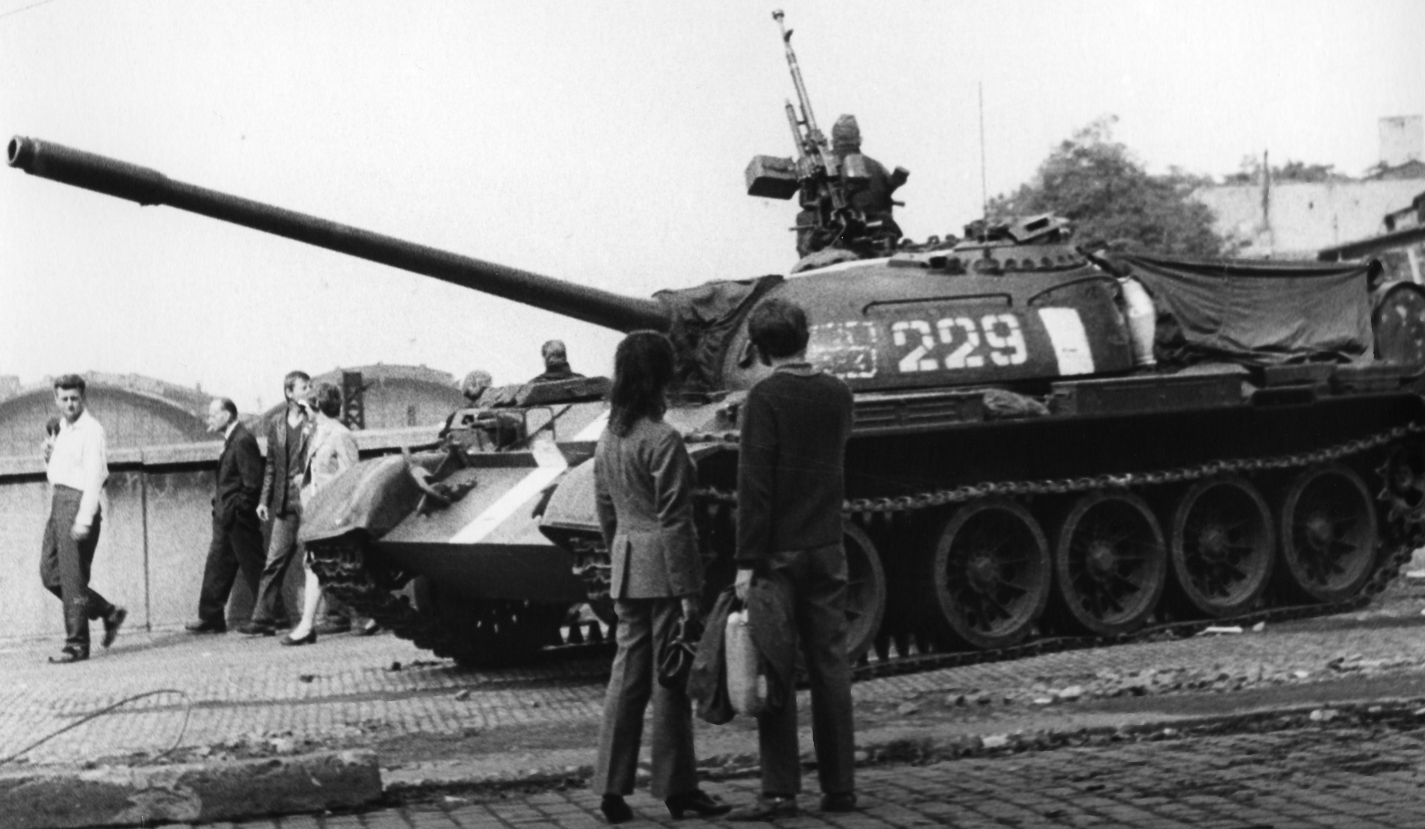 František_Dostál_Srpen_1968_4_(cropped).jpg