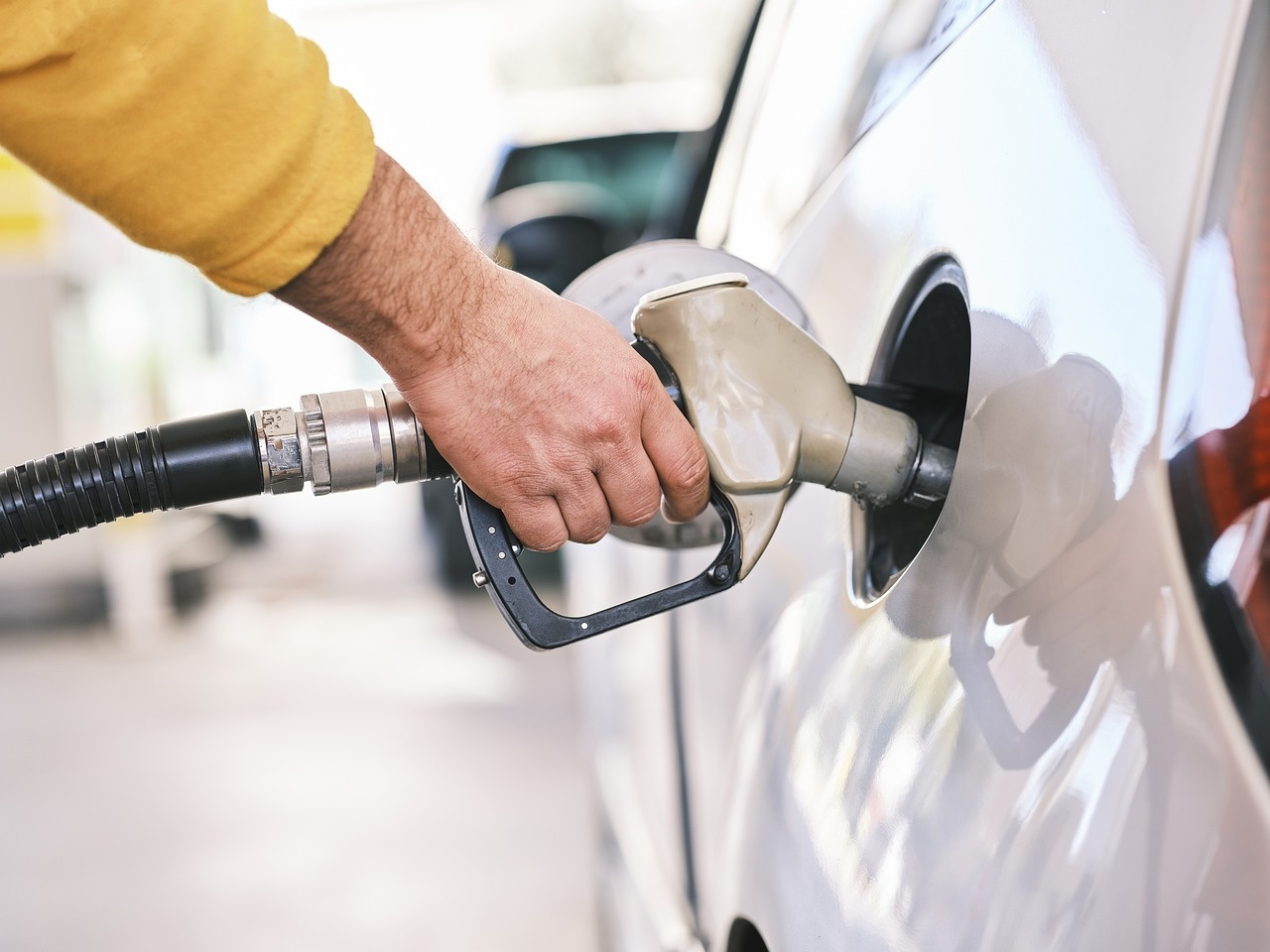 fuel-6999638_1280.jpg