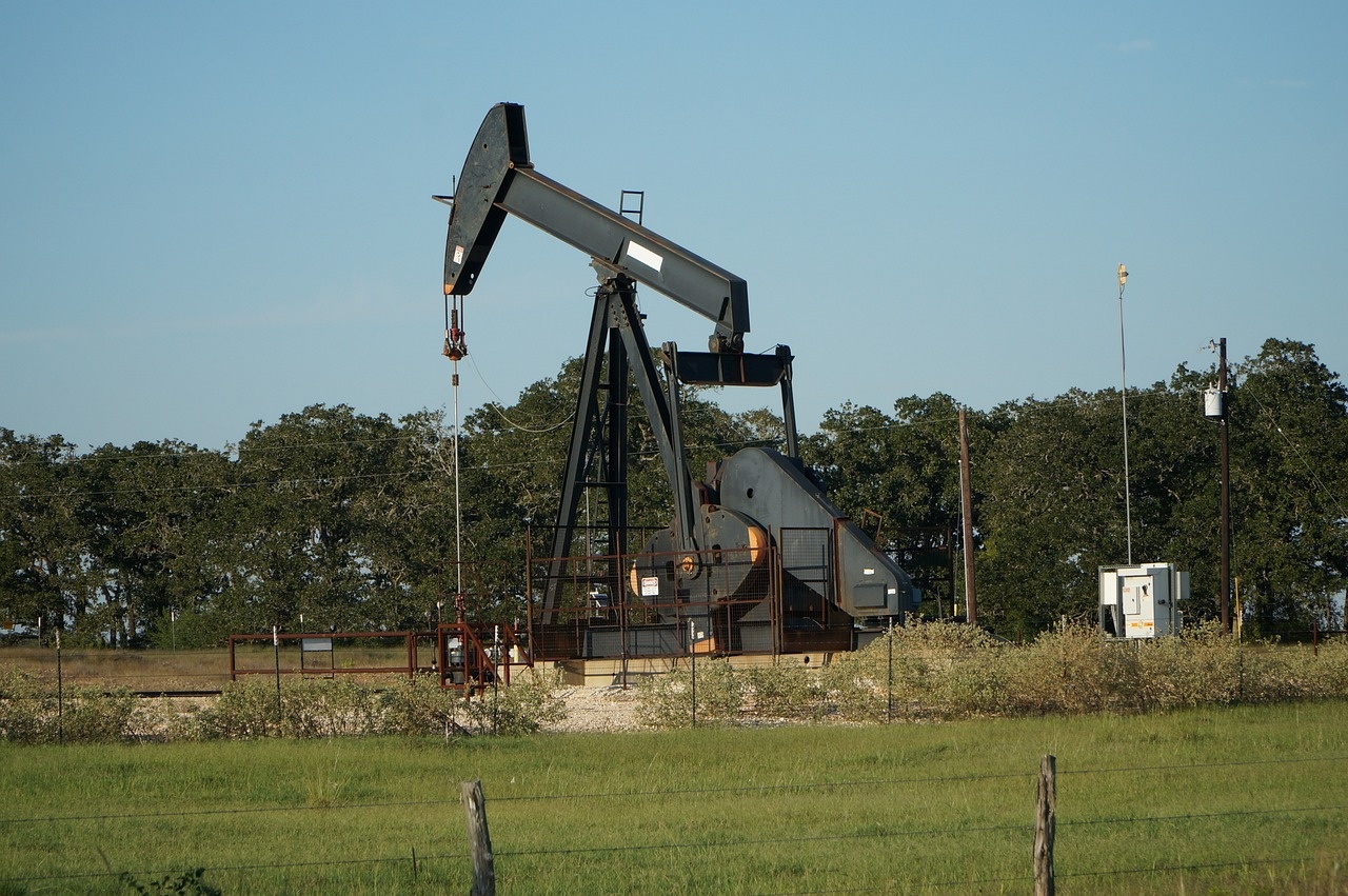 industry-3176080_1280.jpg