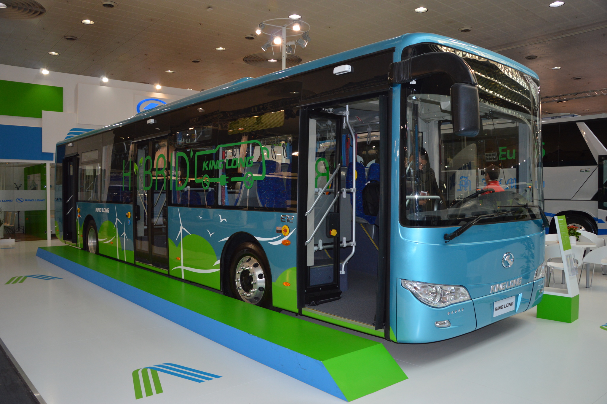 King_Long_Hybrid_Bus_E_12_at_IAA_2014.jpg