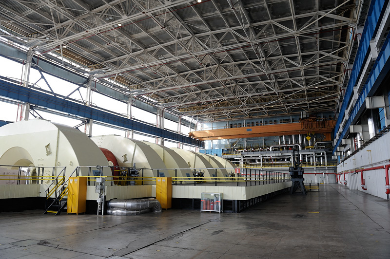 Kozloduy_Nuclear_Power_Plant_-_Machine_Room_of_Unit_5.jpg
