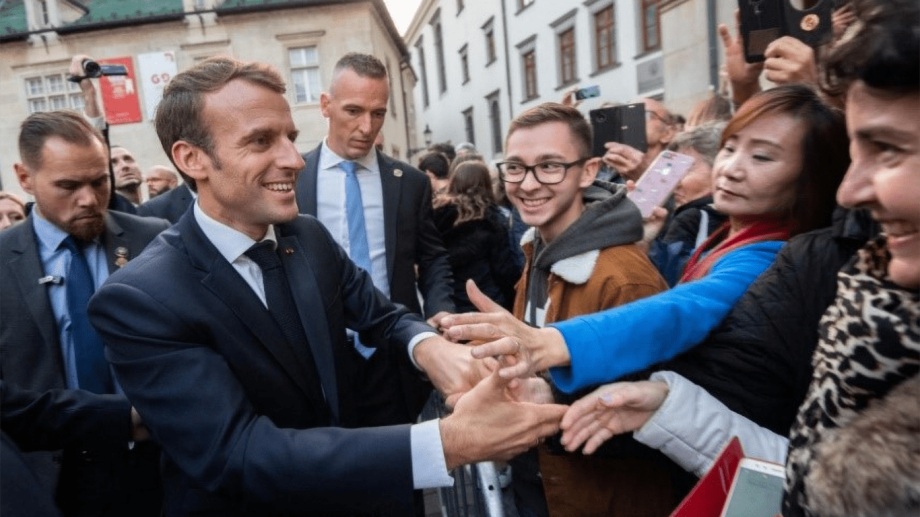 Macron-thumb_1366x768.png