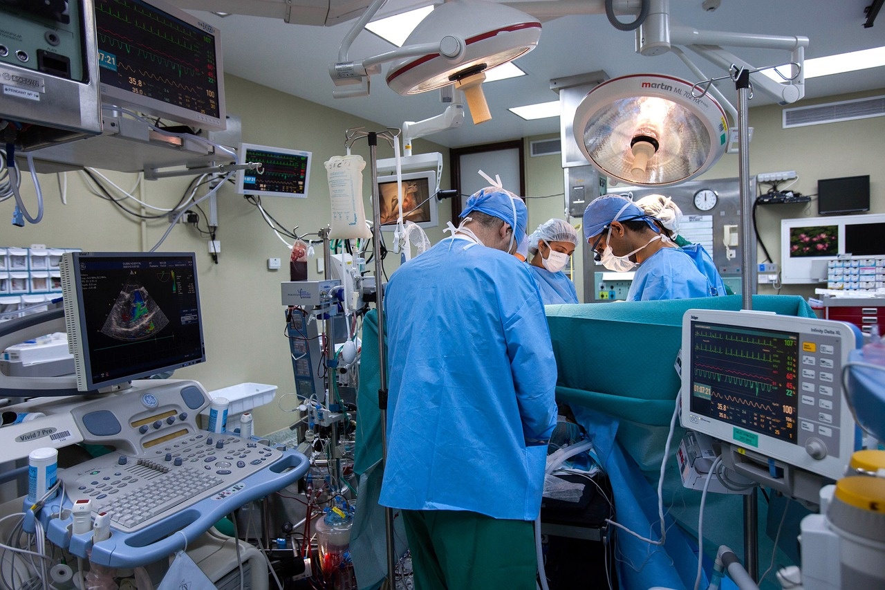 medical-gec5bfc036_1280.jpg