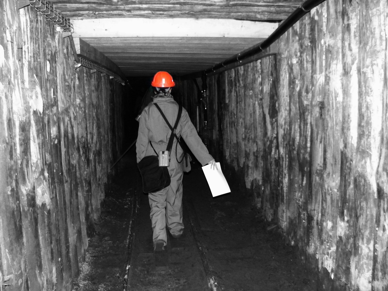 mine-822947_1280.jpg