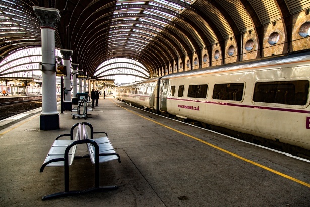 train-station-platform-1465841747EZa.jpg