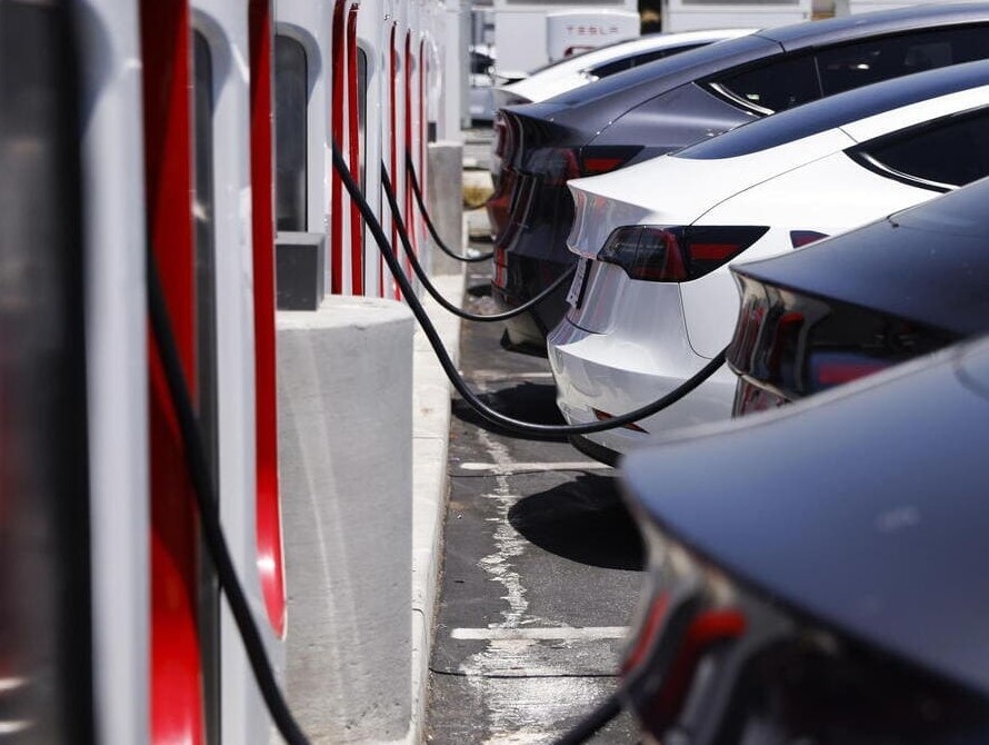 auto elettriche.jpg