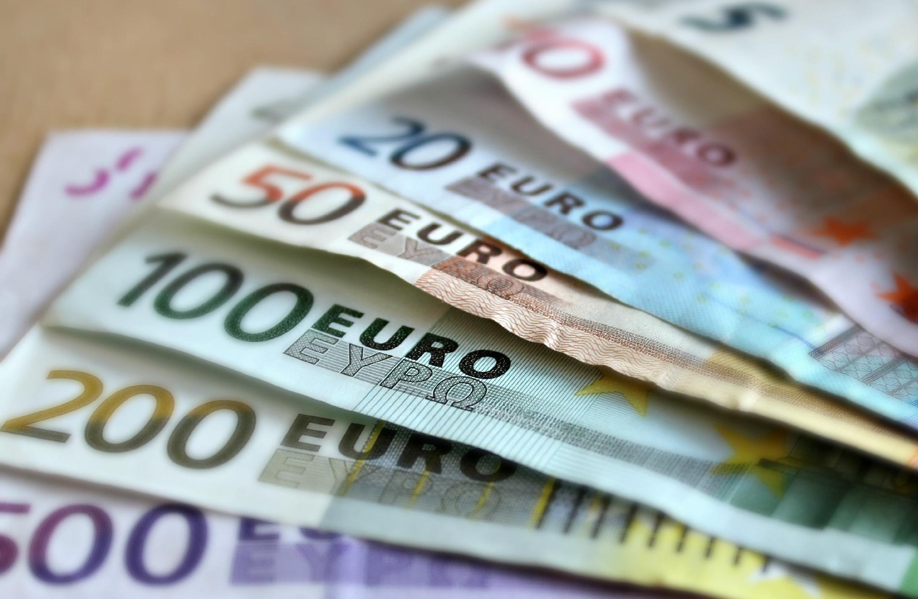 banknotes-g530ce691f_1920.jpg