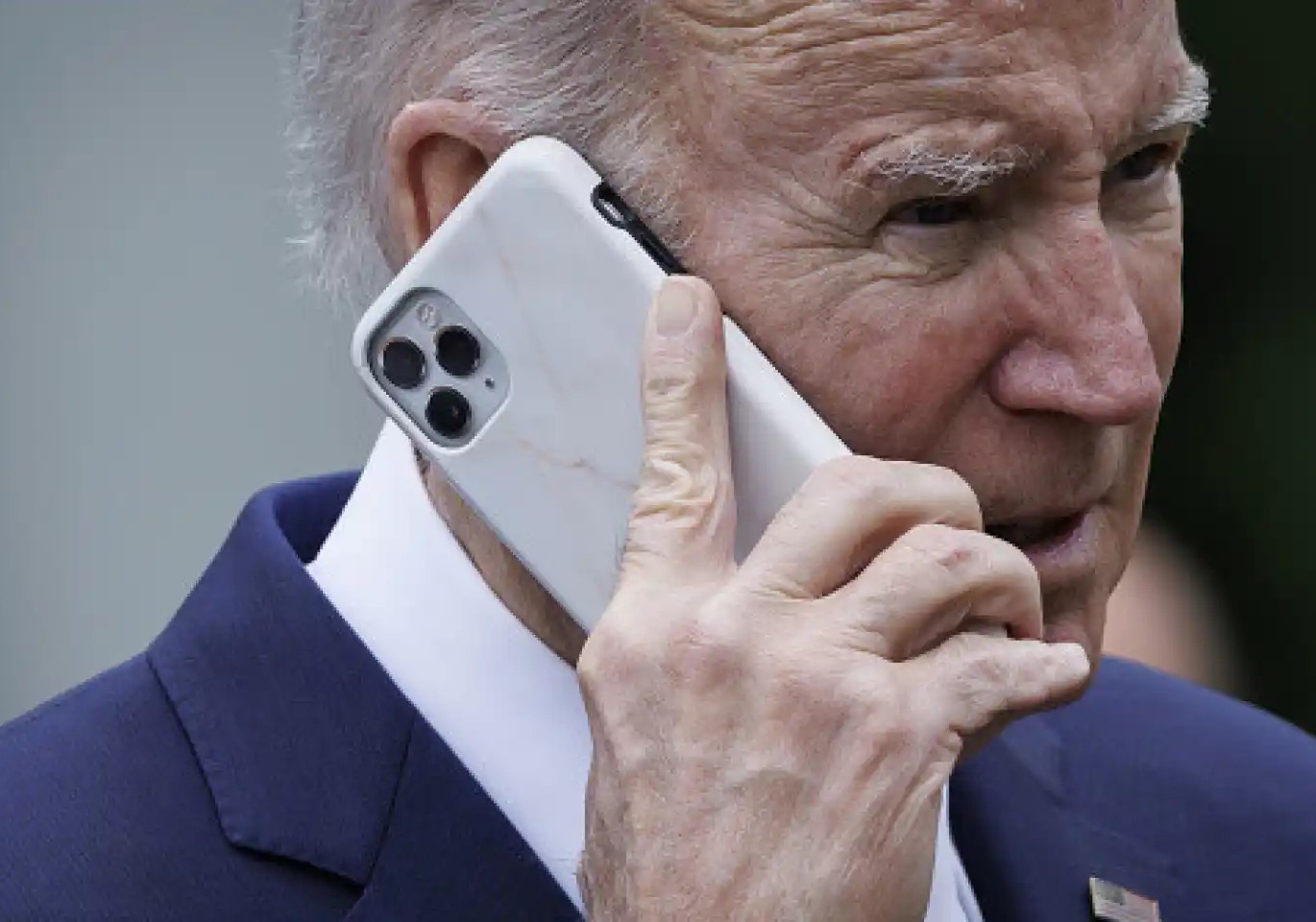 biden apple.jpg