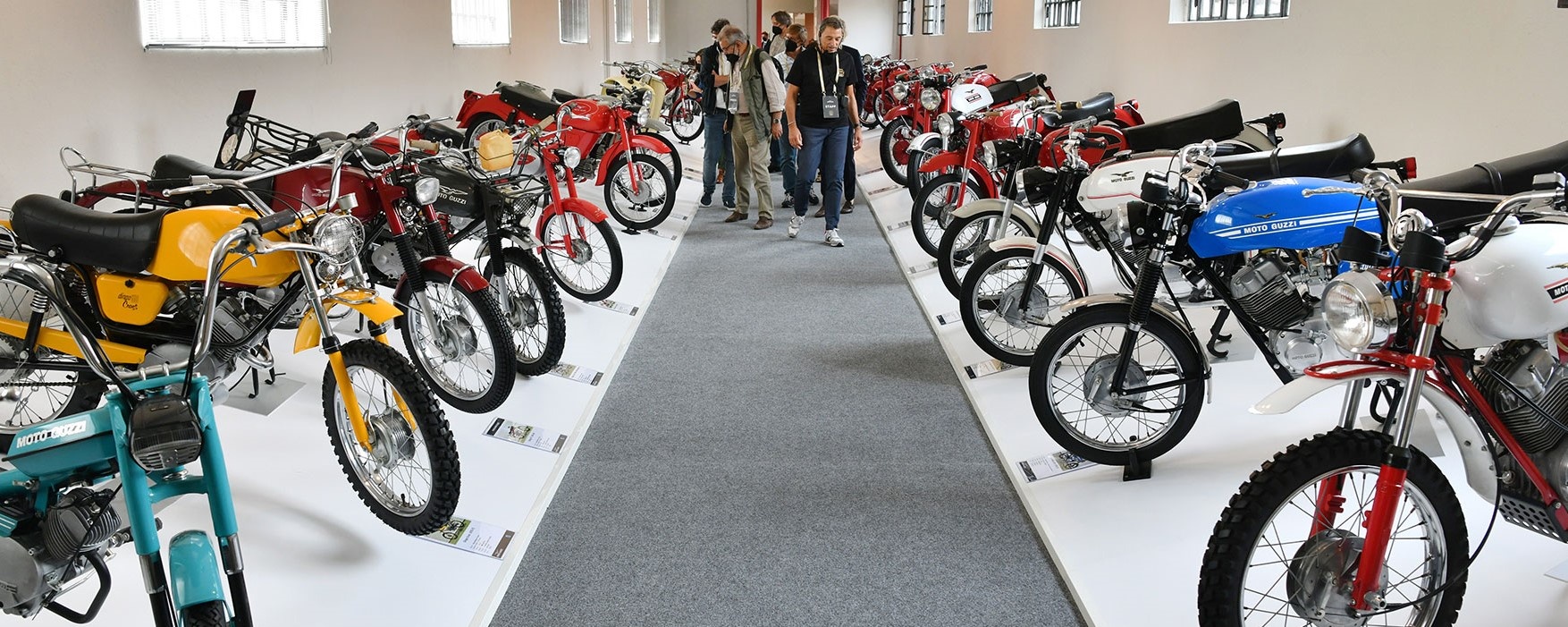 esposizione moto.jpg