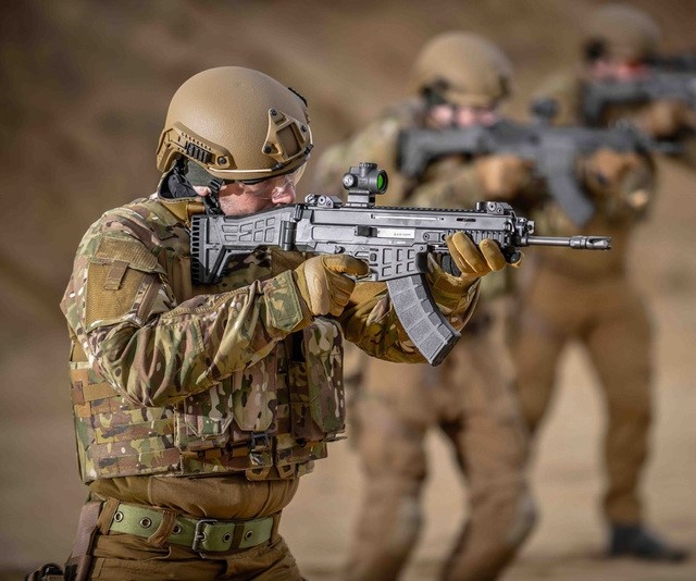 fucili CZ bren 2.jpg