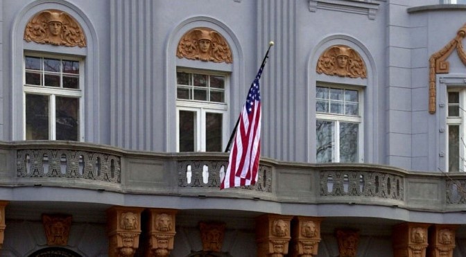 NFcs.usa_plot_ambasada_tasr_jpg.jpg