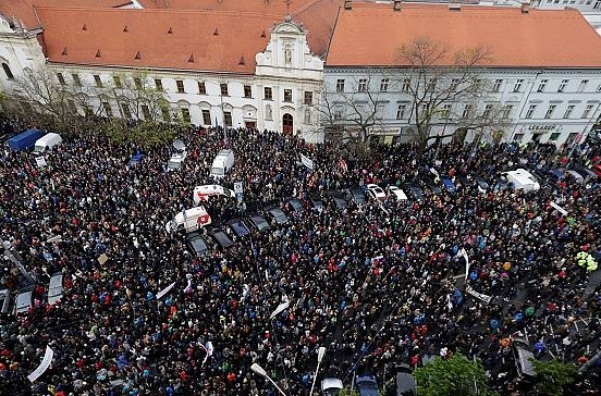 proteste bratislava.jpg