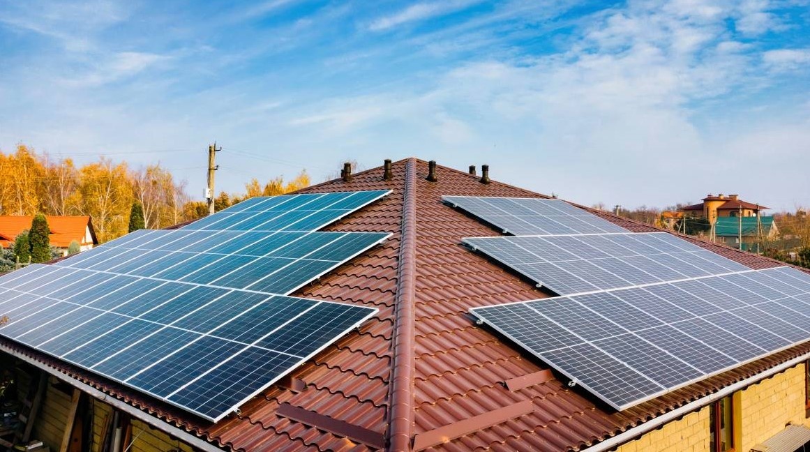 qualenergia-it-fotovoltaico-residenziale-tetto-falde.jpg