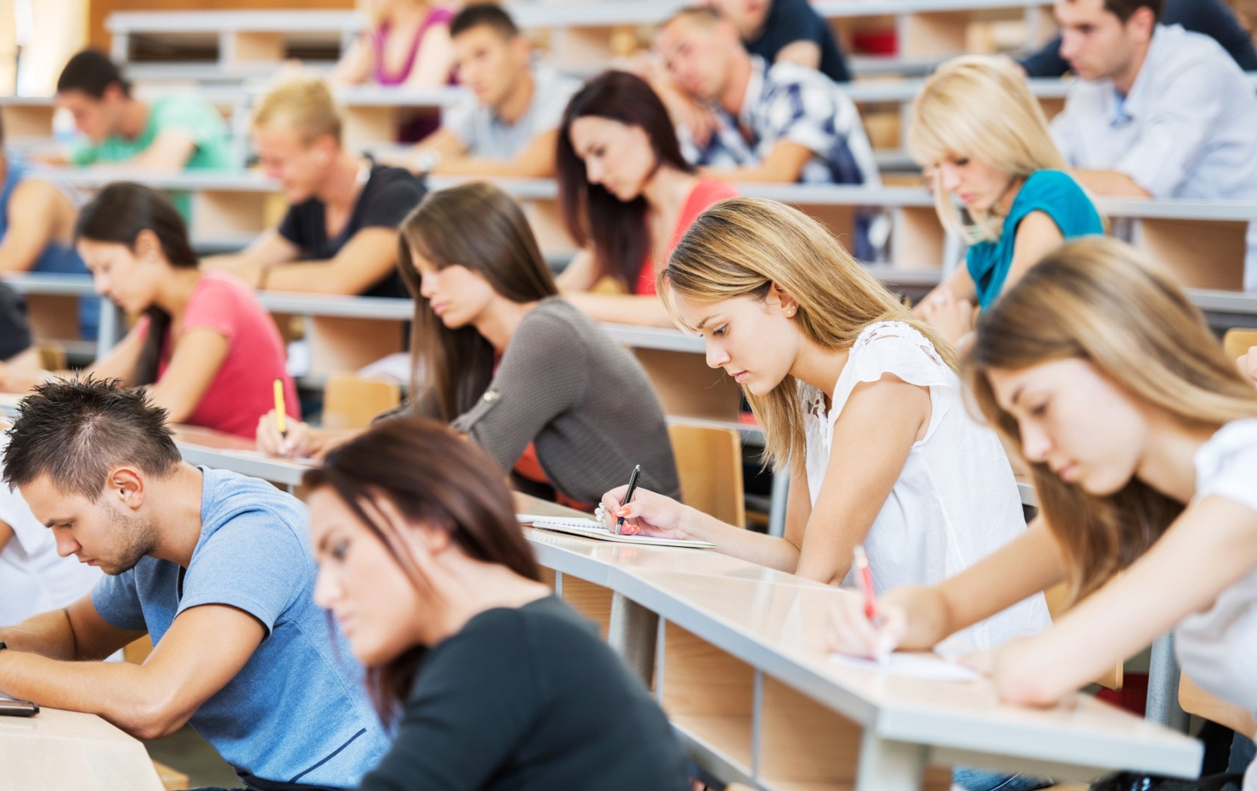 studenti-banchi.jpg