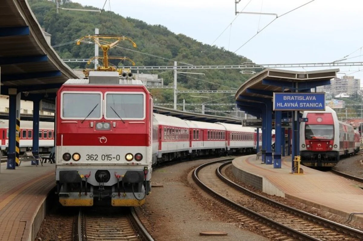 train.jpg