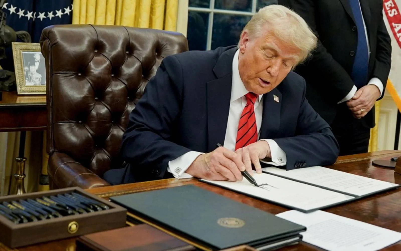 3274a867-donald-trump-10.jpeg