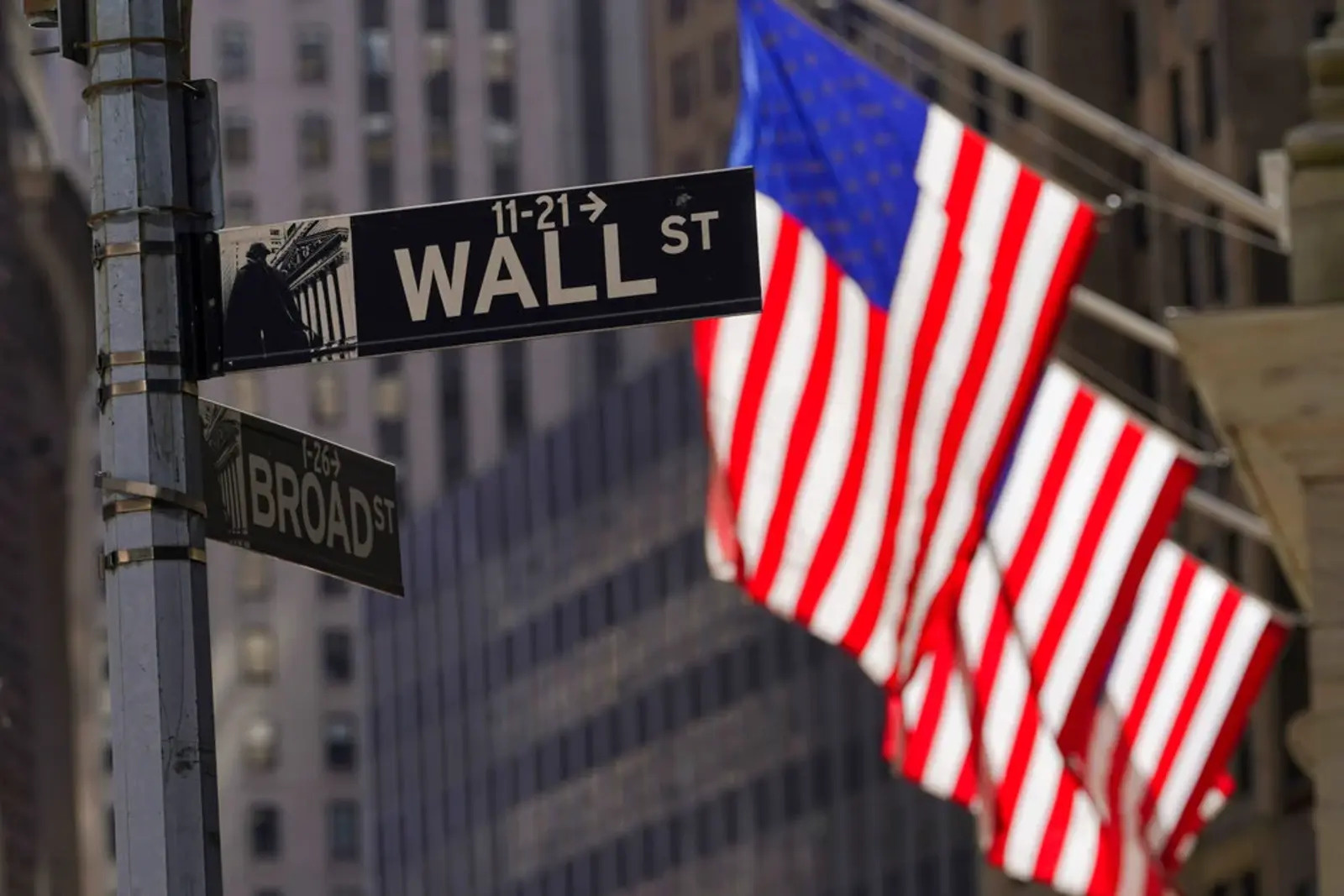 9cca6046-wall-st-ap-_1_.jpg