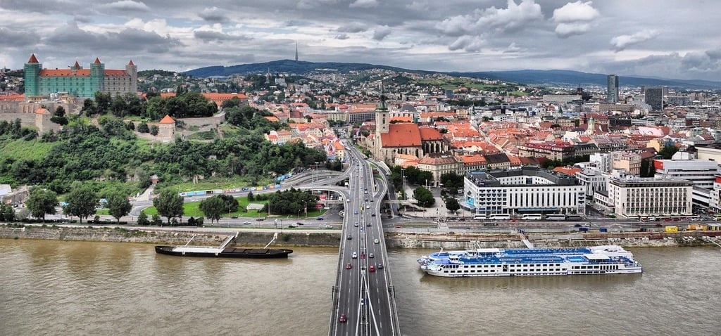 bratislava-europe-slovakia-architecture-buildings-d4e32f-1024.jpg