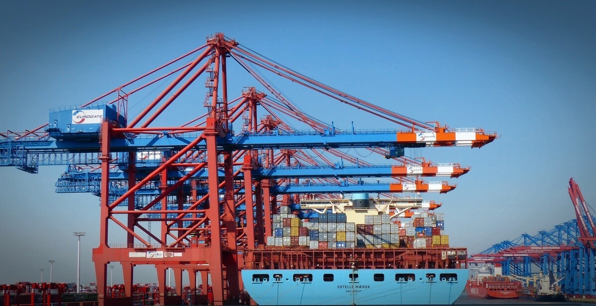 container_gantry_crane_container_container_handling_container_ship_port_cargo_hamburg_port_freighter.jpeg