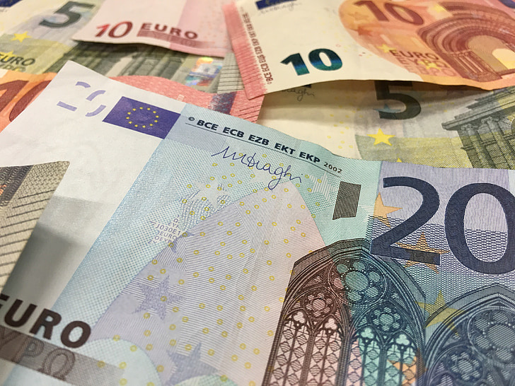 euros.jpg