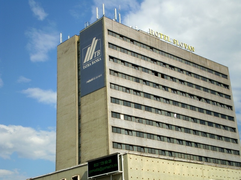 Hotel_Slovan,_Košice_2007_01.jpg