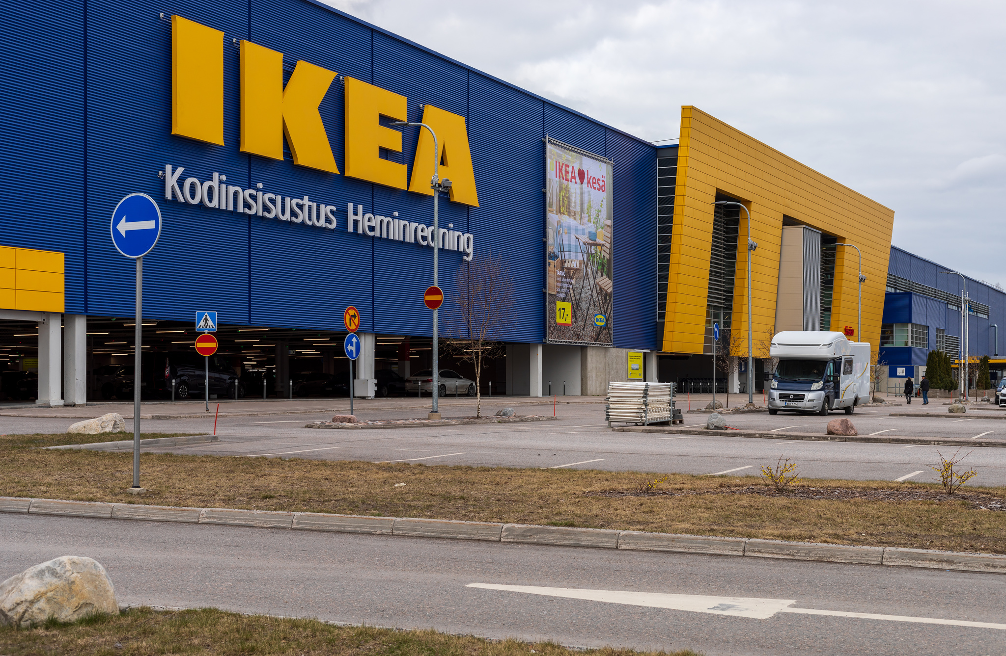 Ikea_in_Porttipuisto,_Kuninkaala,_Vantaa,_Finland,_2022_May.jpg