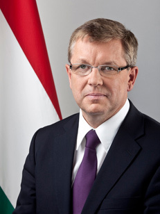 Matolcsy-György_Portrait.jpg