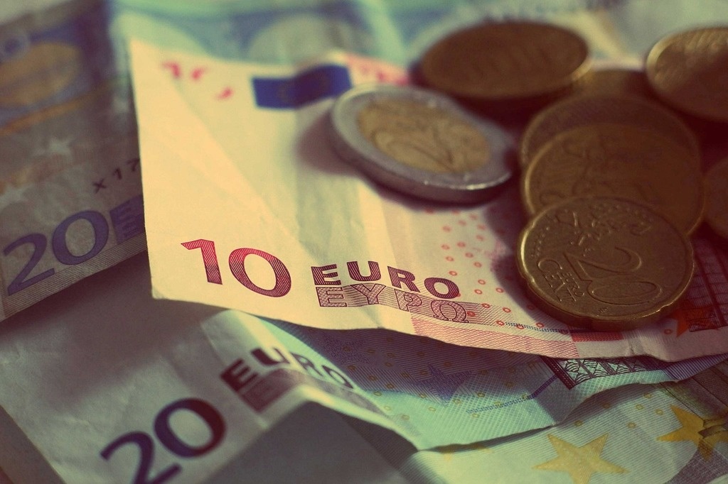 money-euros-banknotes-business-finance-452a0d-1024.jpg