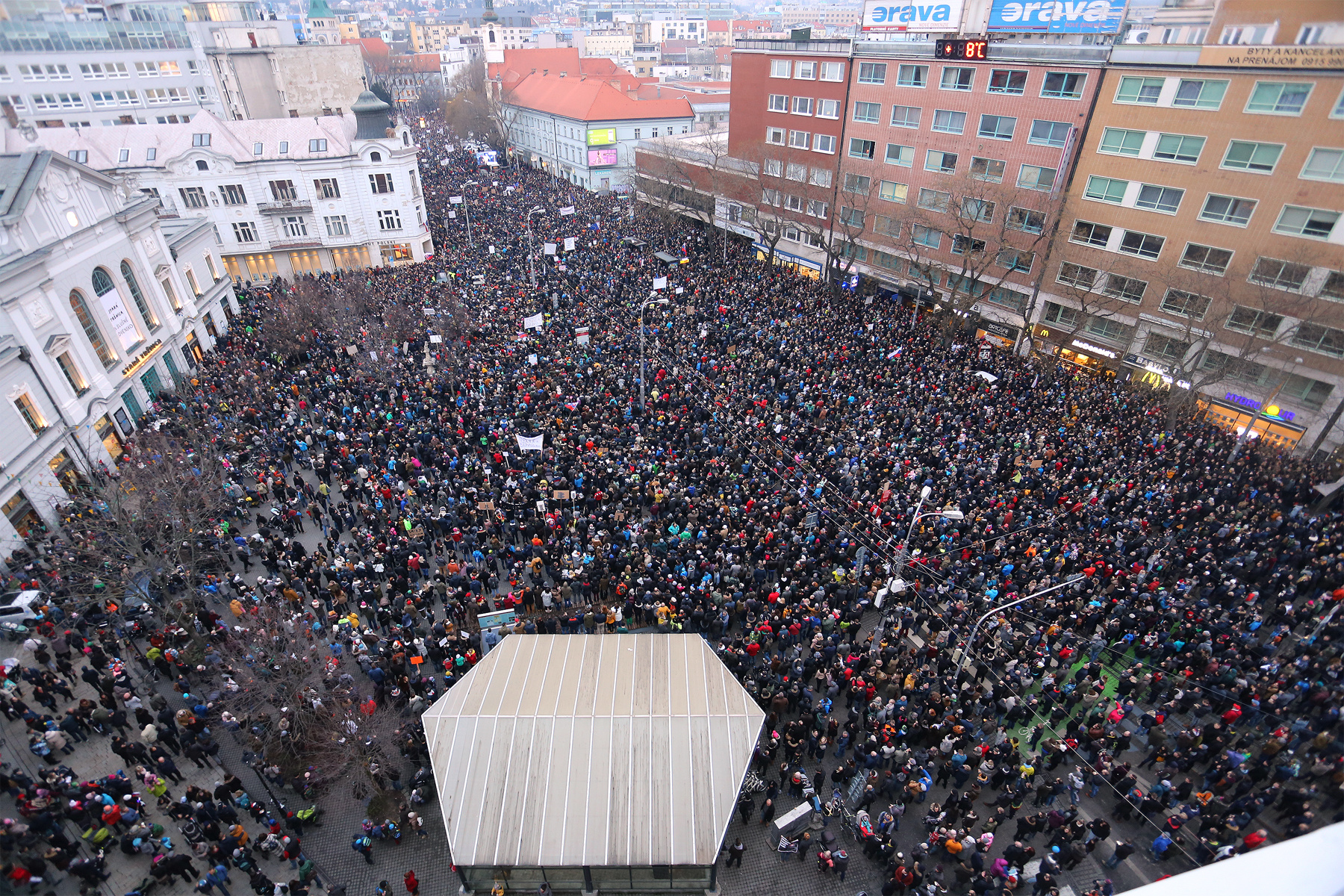 Protest_po_vražde_Jána_Kuciaka_a_Martiny_Kušnírovej,_9._marca_2018.jpg