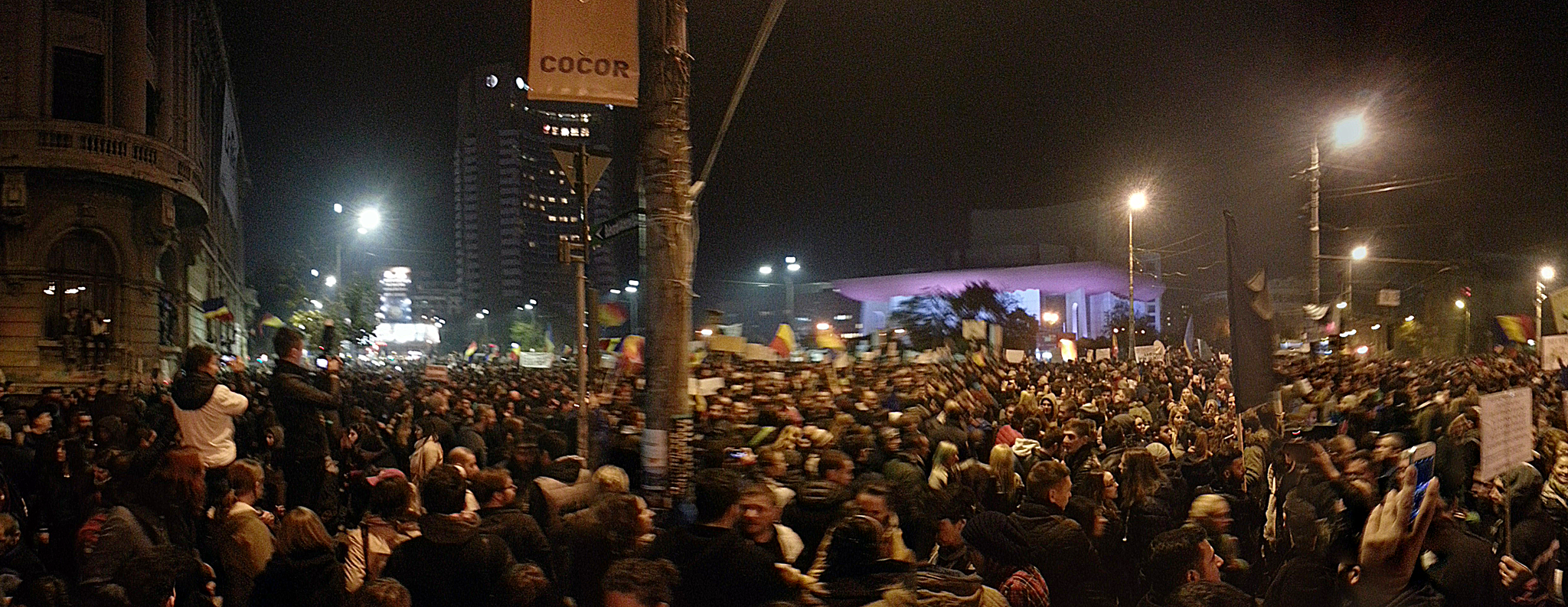 Proteste_Piața_Universității_București_5_noiembrie_2015_crop.png