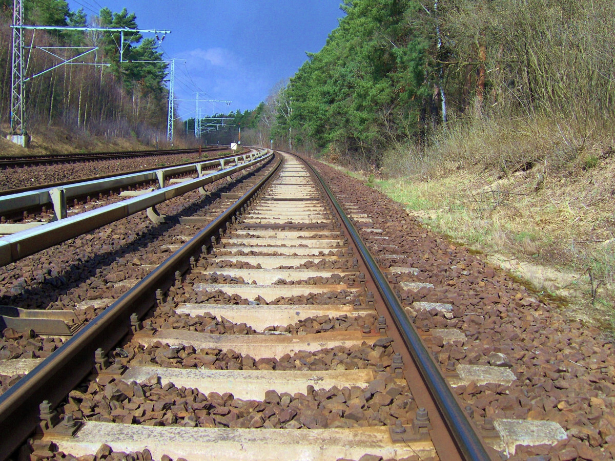 rail_track_seemed_gleise_track_bed_gravel_railway_line_railroad_track_wanderlust-1331473.jpeg