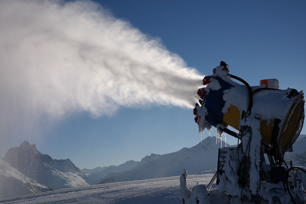 snow-cannon-nozzle-spray-sports-5ebca7-1024.jpg