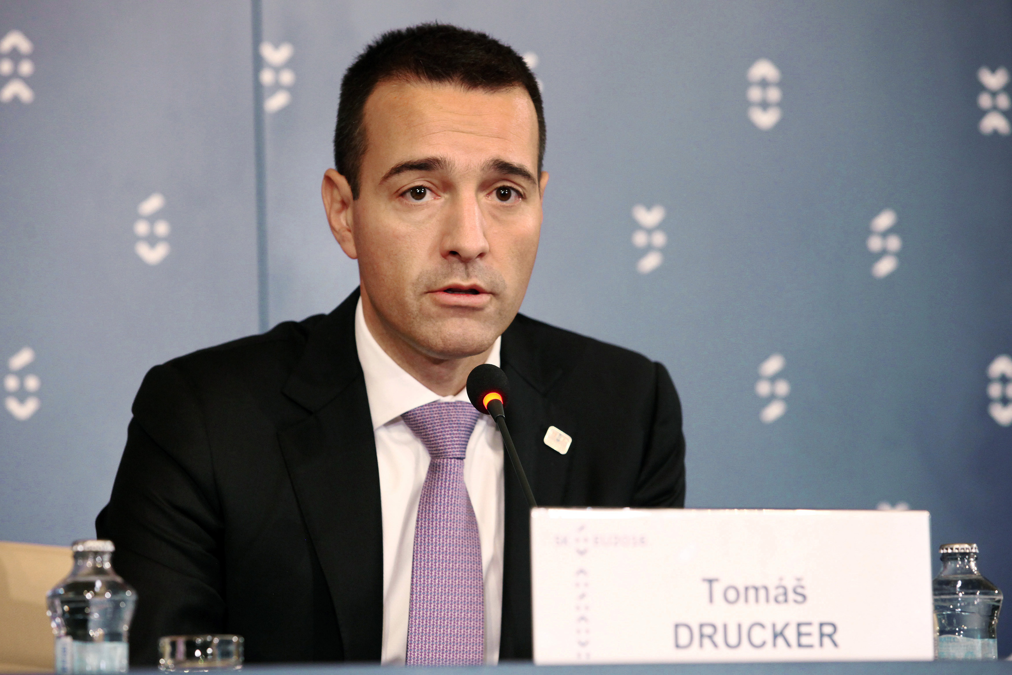 tomas drucker.jpg