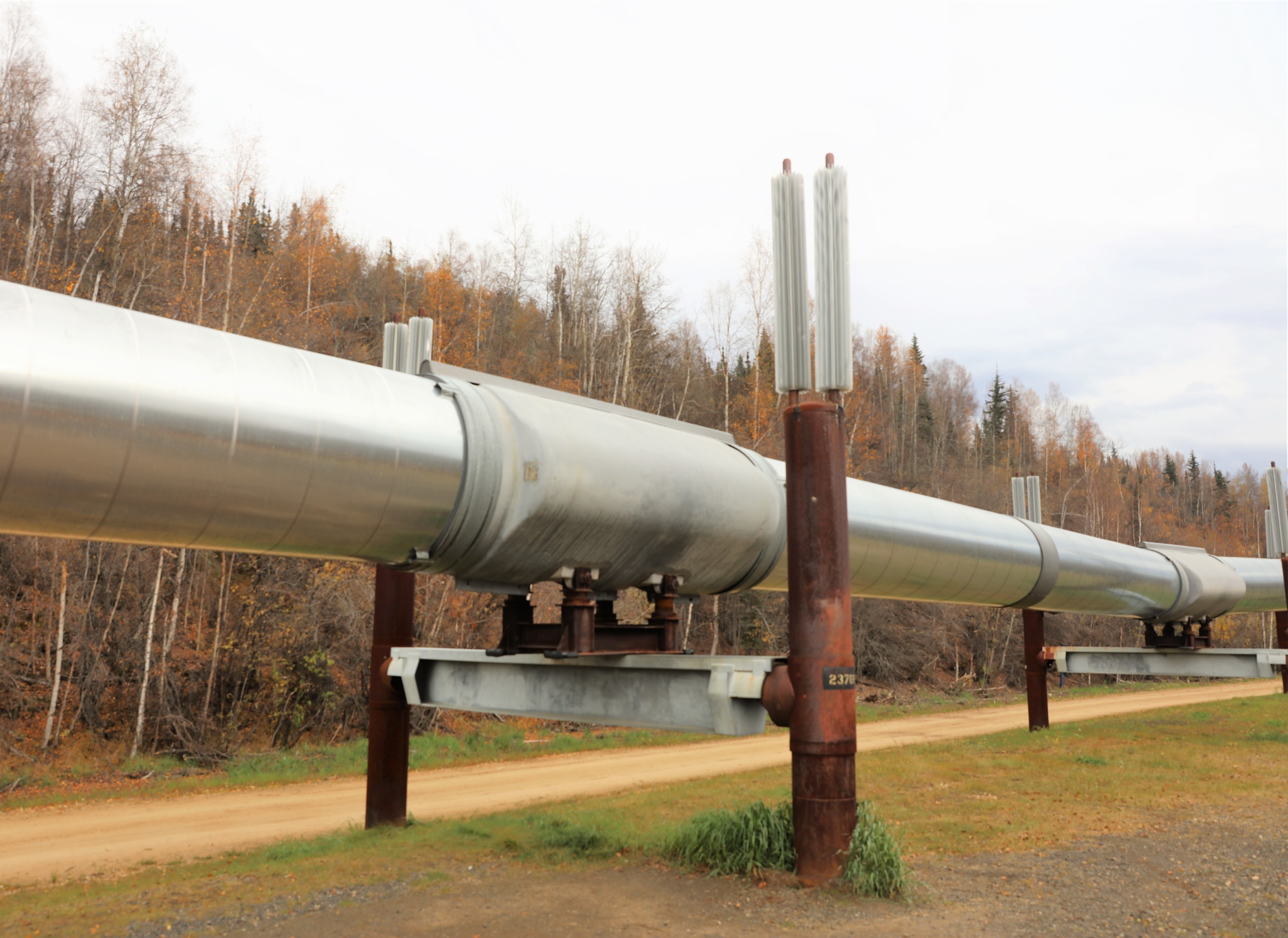 Trans-Alaska_Pipeline_System_ENBLA02.jpg