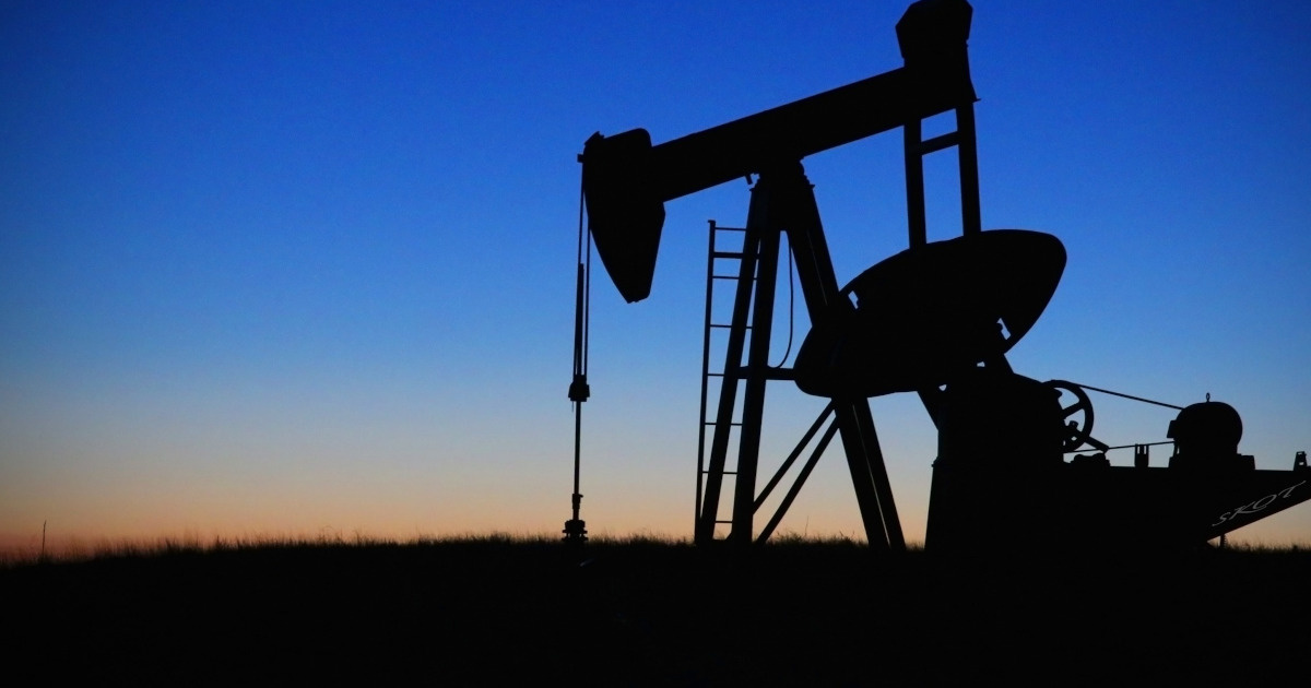 Oil foto-1xgaBC4I.jpg