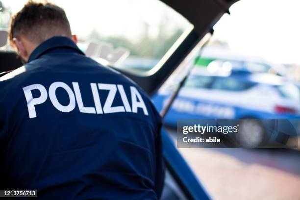 polizia italiana.jpg