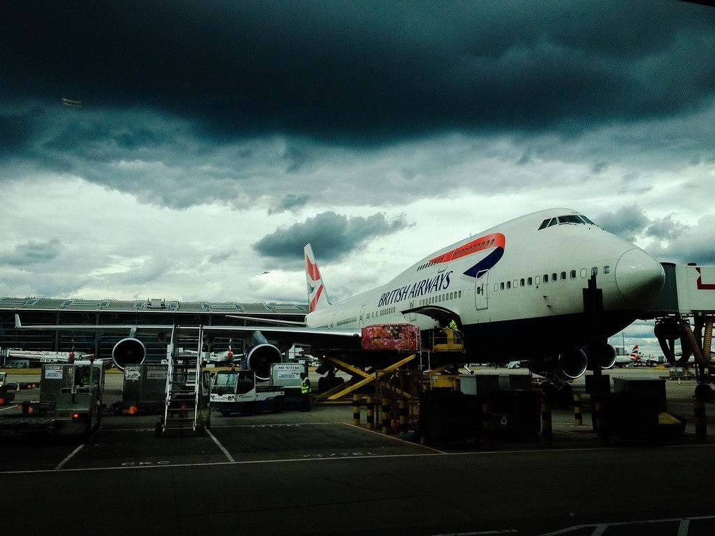 airplane-691949_1280.jpg