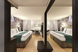 hotel-951396__180.jpg