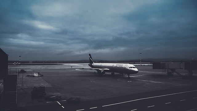 airport-1406162_640.jpg