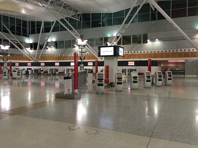 airport-719798_640.jpg
