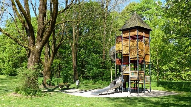 playground-1383133_640.jpg