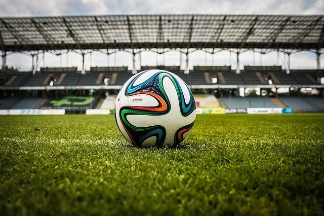 the-ball-488700_640.jpg