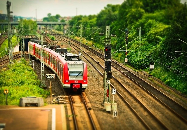 railway-1491716_640.jpg