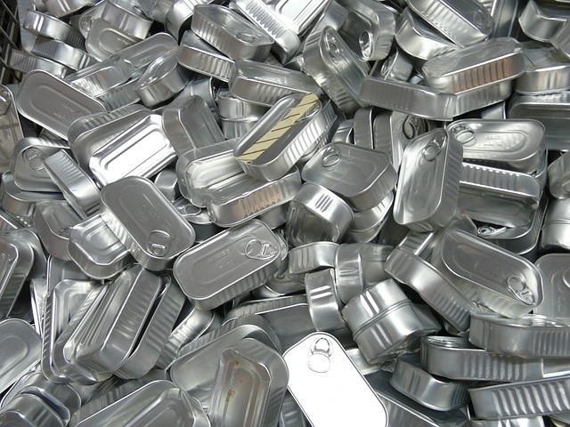 cans-139340_640.jpg