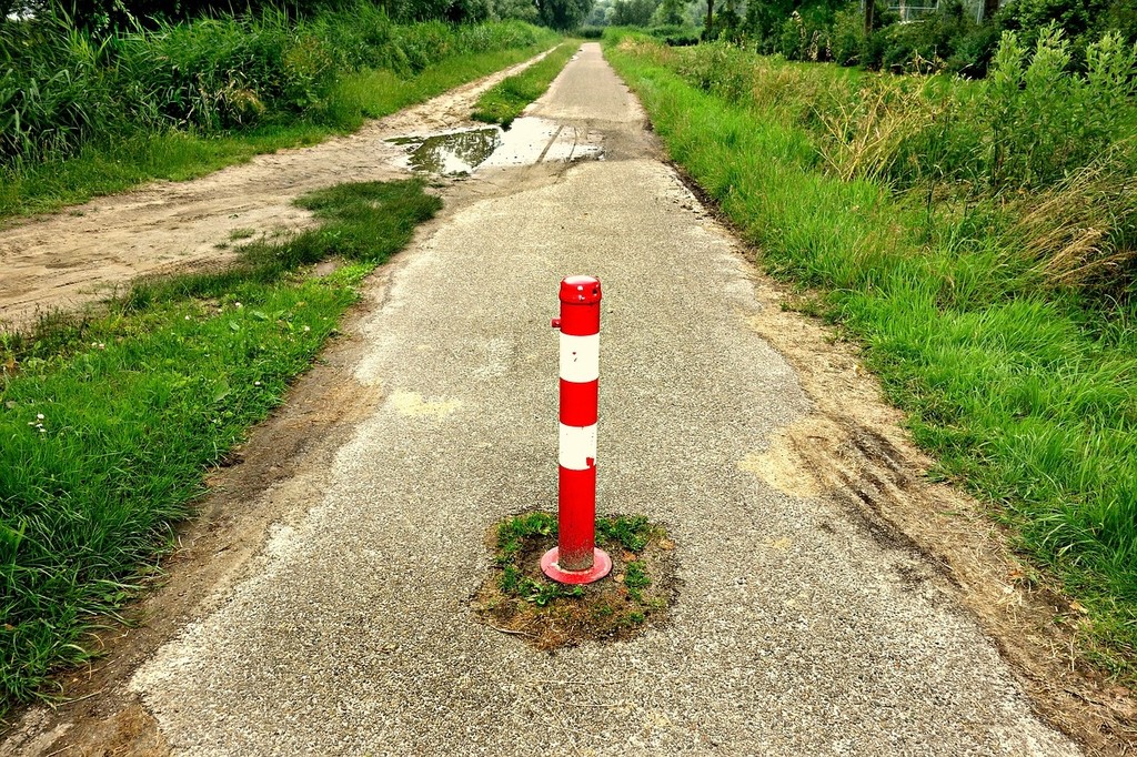 adjustable-road-block-1845980_1280.jpg