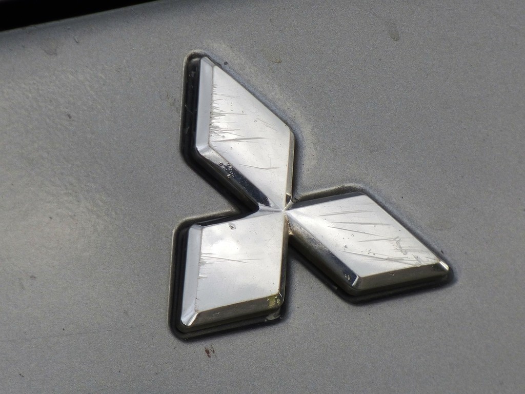mitsubishi-333635_1280.jpg