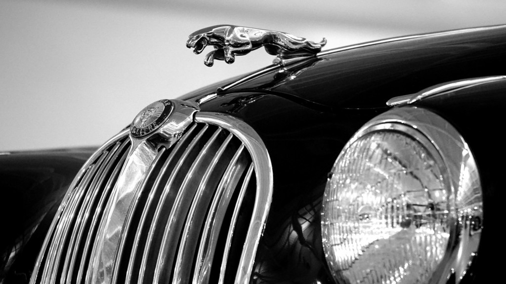 car-1730778_1920.jpg