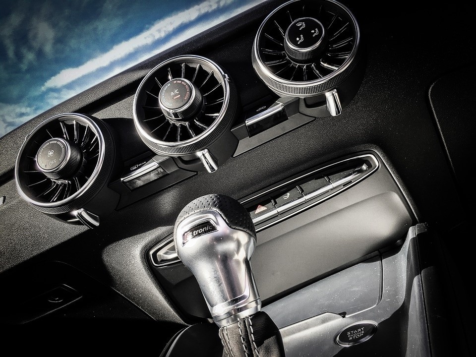 car-1636303_960_720.jpg