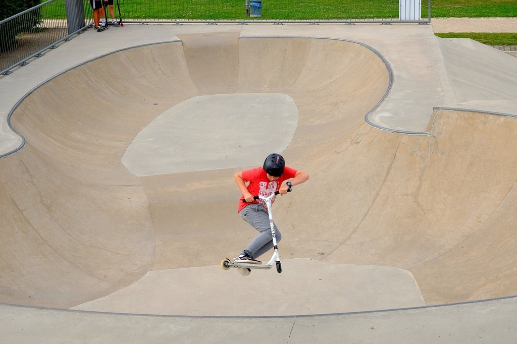 kickboard-2400290_1280.jpg